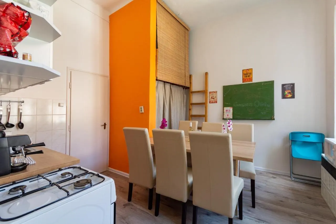 Downtown Funk Budapest Apartment